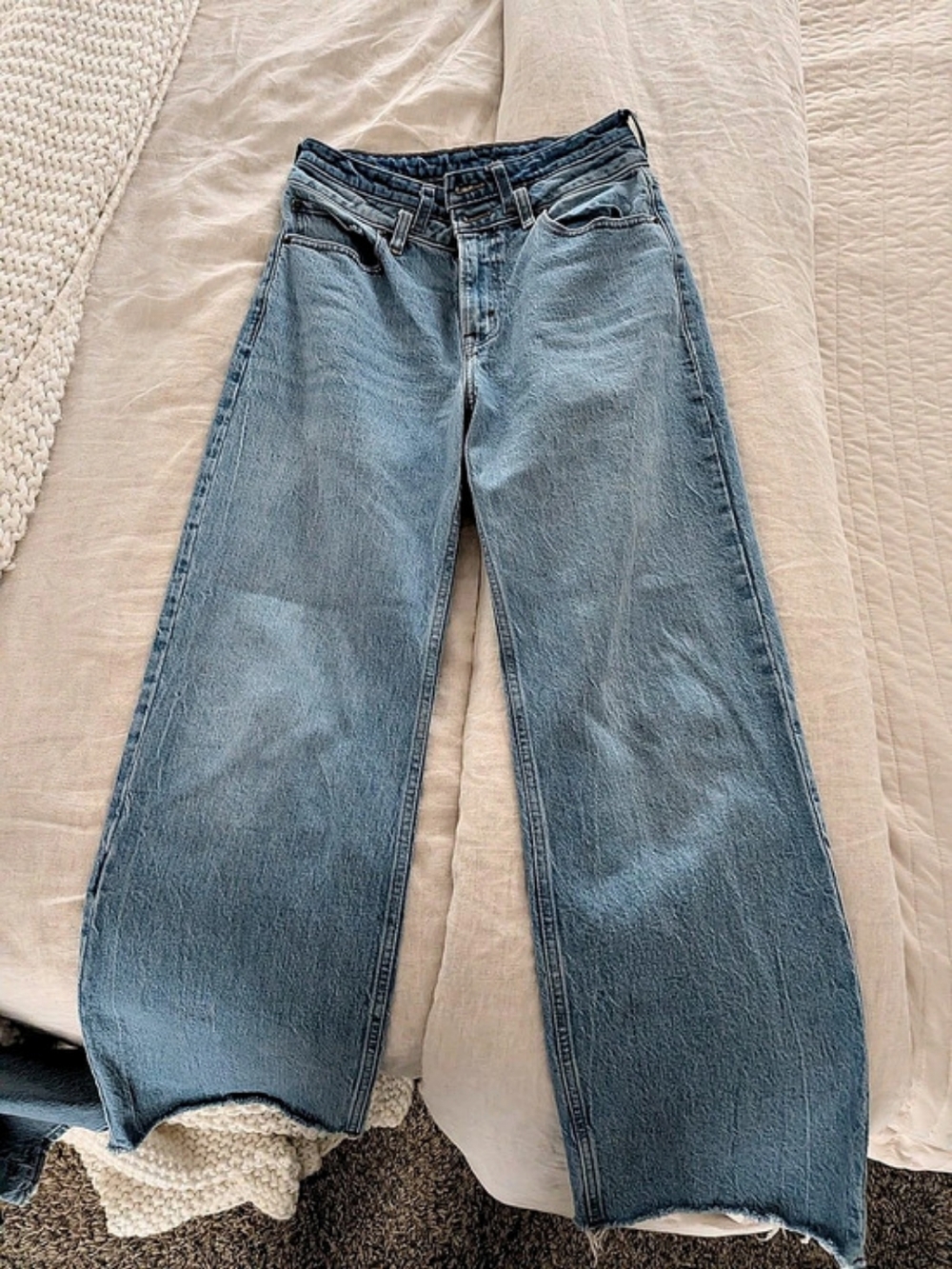 Abercrombie & Fitch Curve Love High Rise 90s Relaxed Jean Waist 26 Short Blue